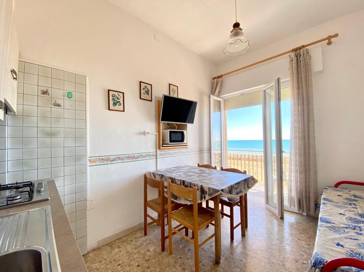Villa Fronte Mare-Carraro Immobiliare Jesolo - Family Apartments Exterior foto